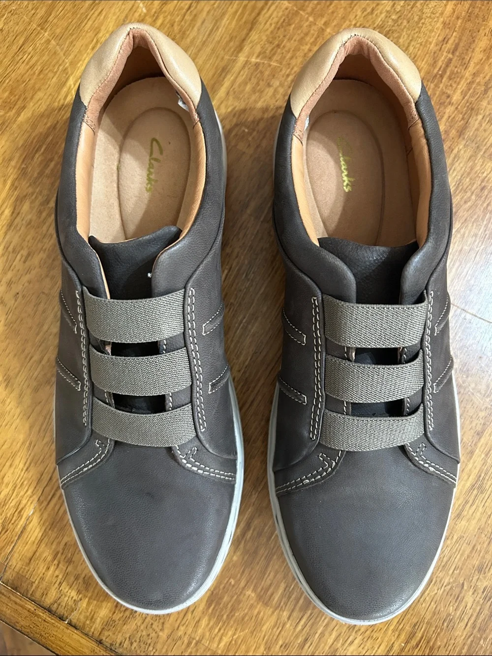 Clarks Women’s Slip-On Dark Olive Leather Loafers New Without Tags